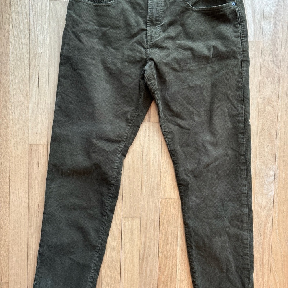 Gap Men’s Olive Green Corduroy Casual Pants 36x32